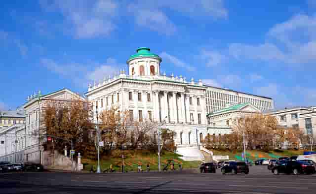 星巴达控股集团牵手世界500强，揭牌成立吉星汽车科技（温州）有限公司